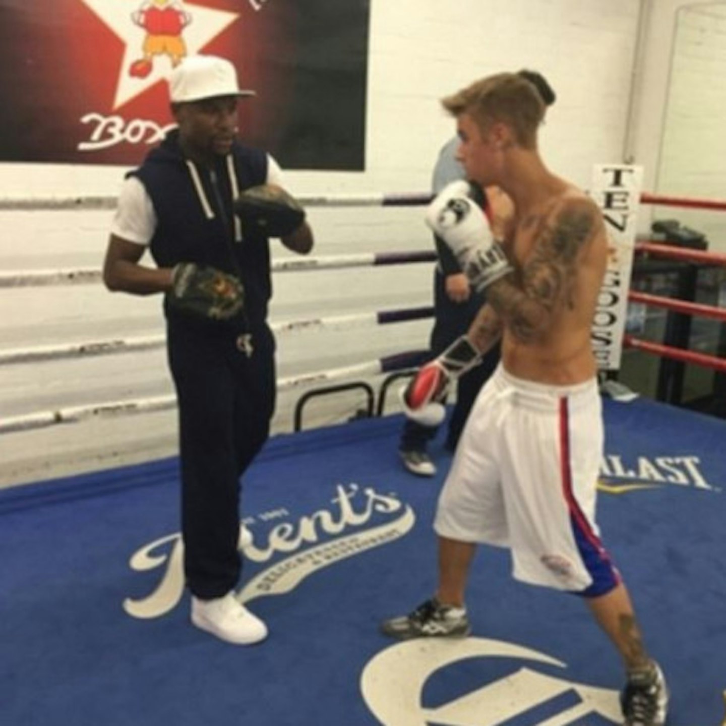 Floyd giving Justin a chance in the ring