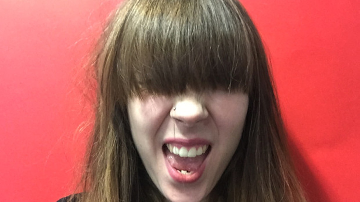 Six Second Hacks: Four Ways To Deal With A Shitty Grown-Out Fringe