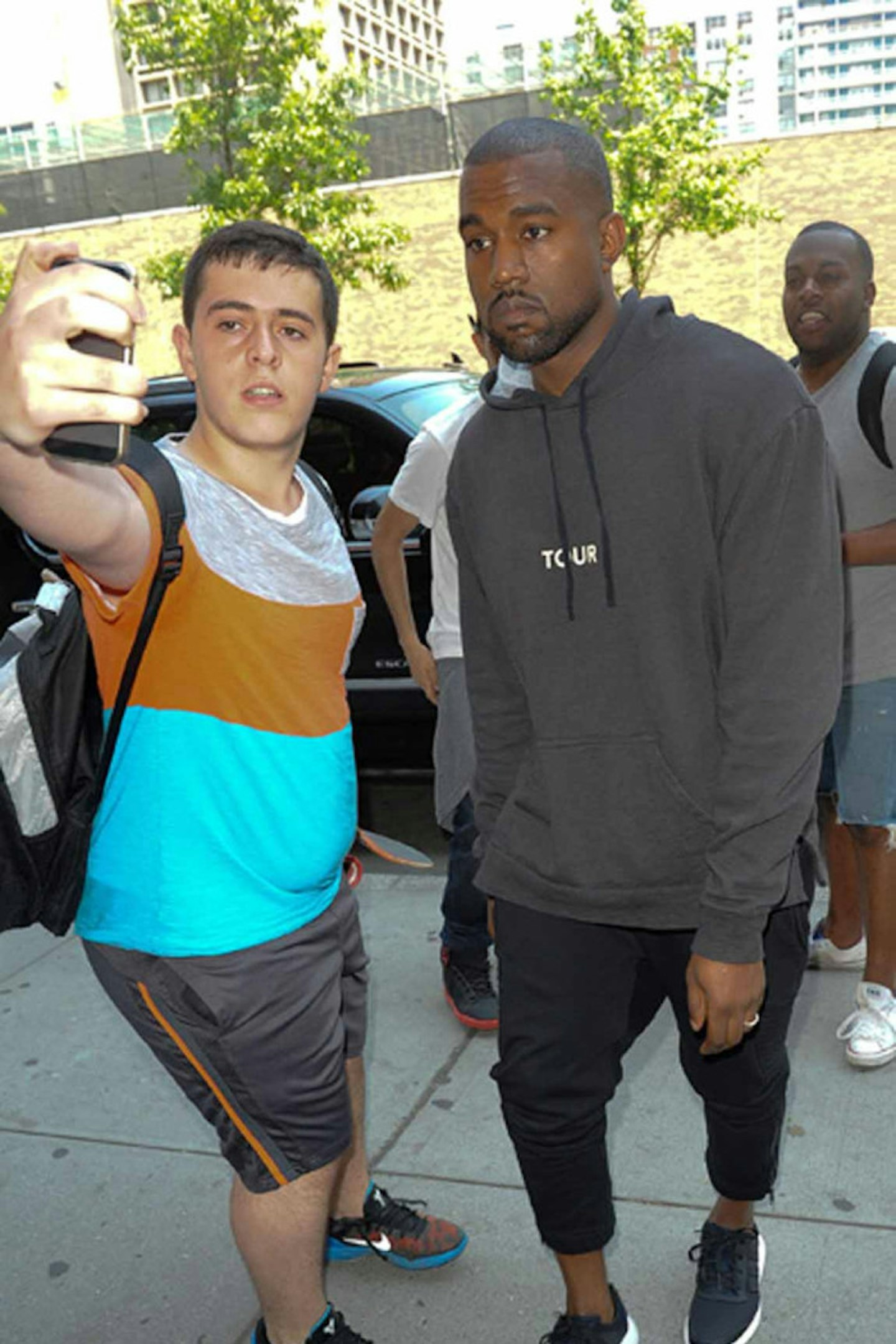 celeb selfie bomb 13