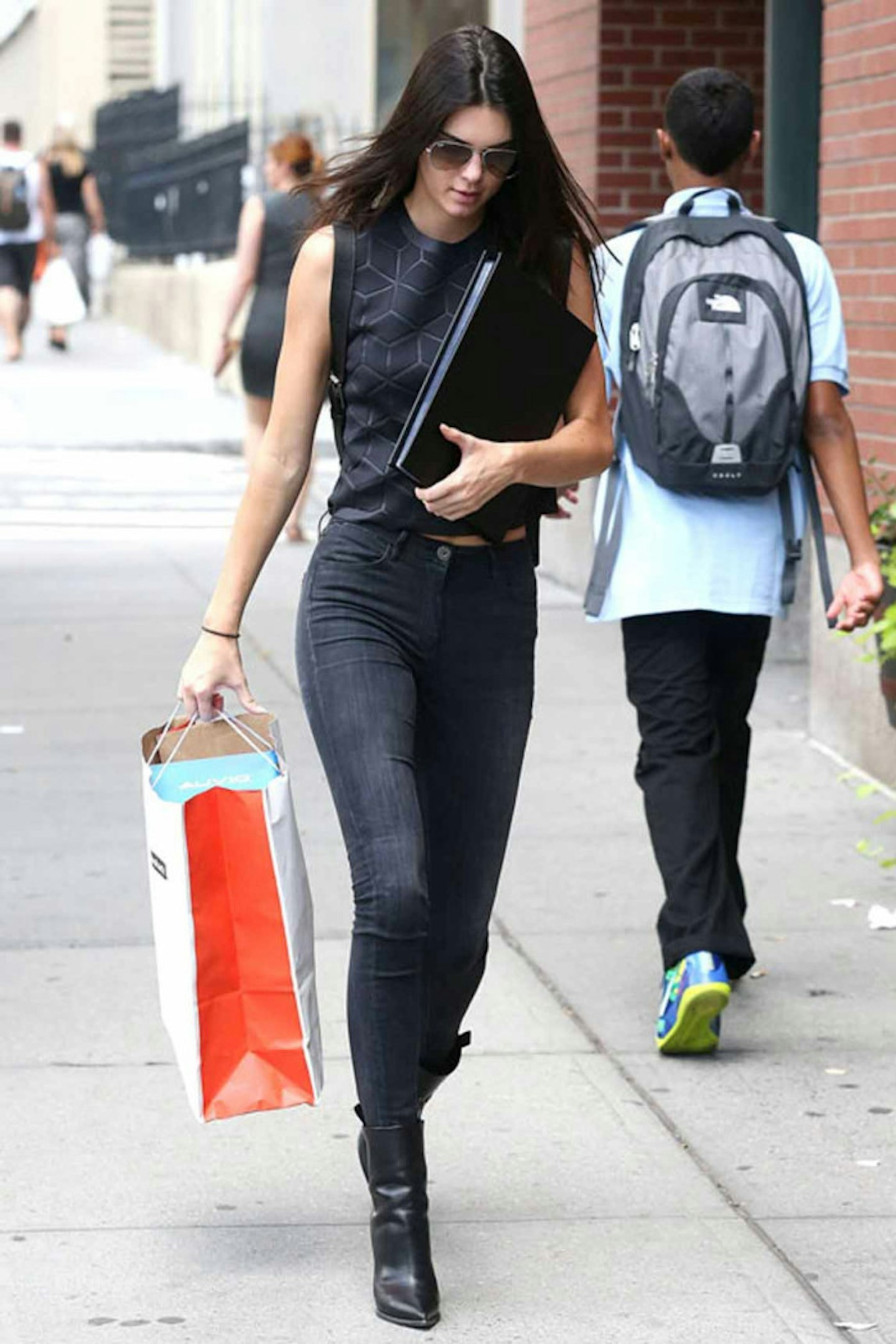 kendall_jenner_denim_jeans 2