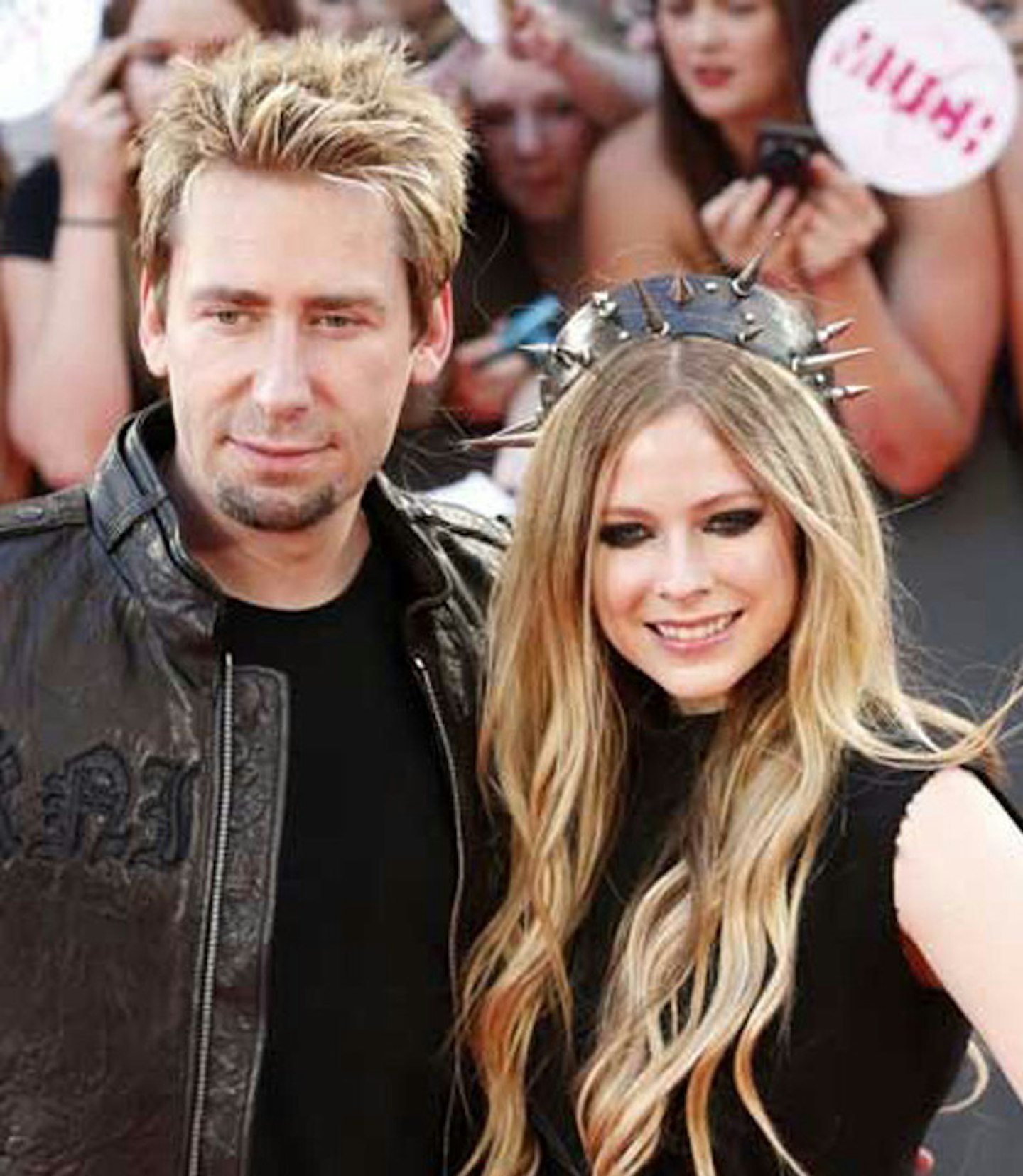 Deryck's ex Avril Lavine and Chad Kroeger! (Ouchie...)