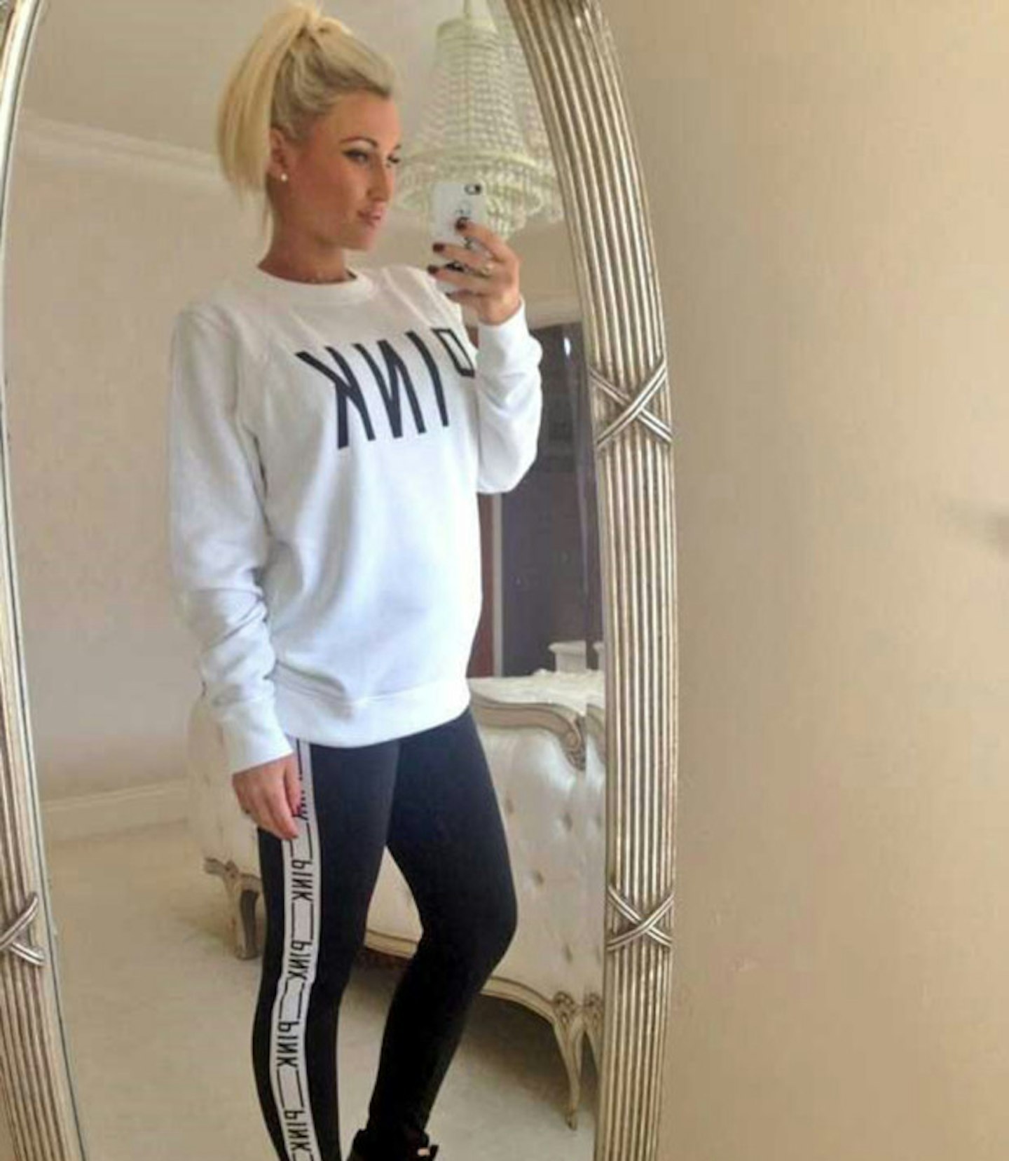 billie_faiers-mirror2
