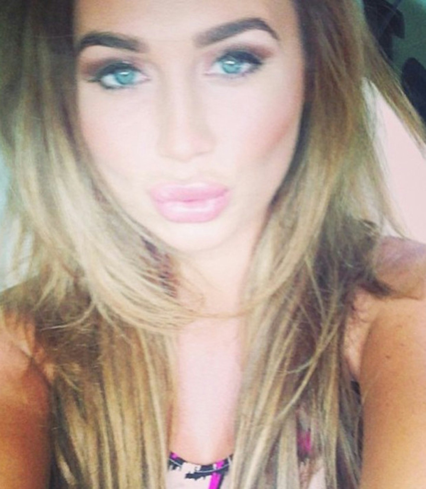 Lauren-goodger-selfies-instagram-twitter-40_1