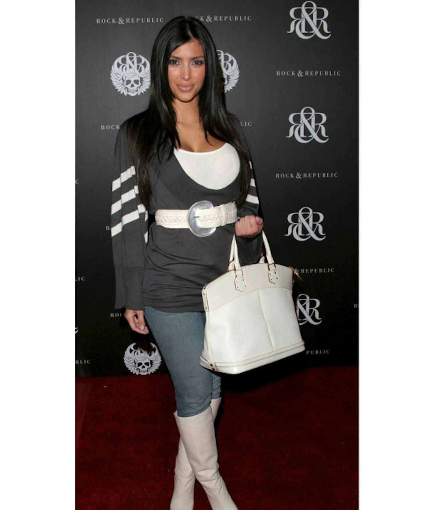 kim-kardashian-fashion-disaster-white-bag-white-belt-white-boots