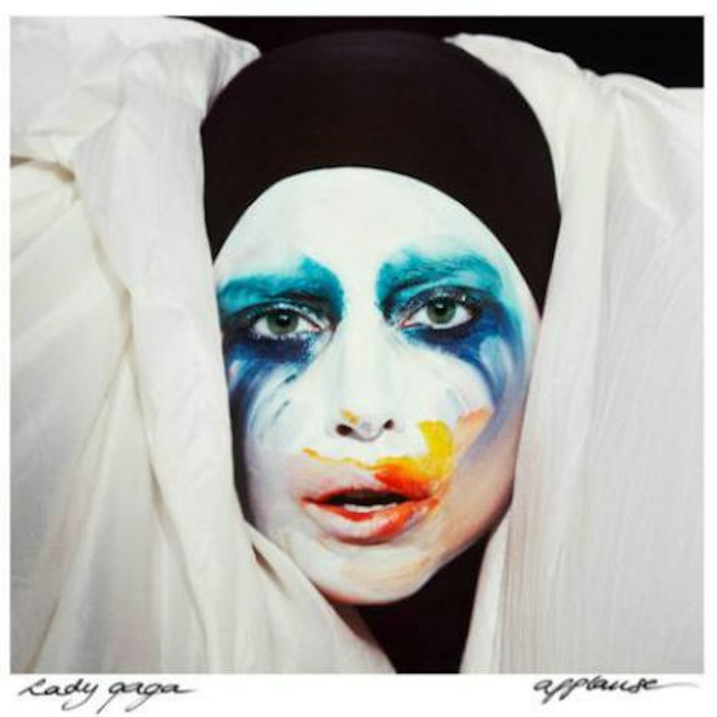 Gaga's back with a new look