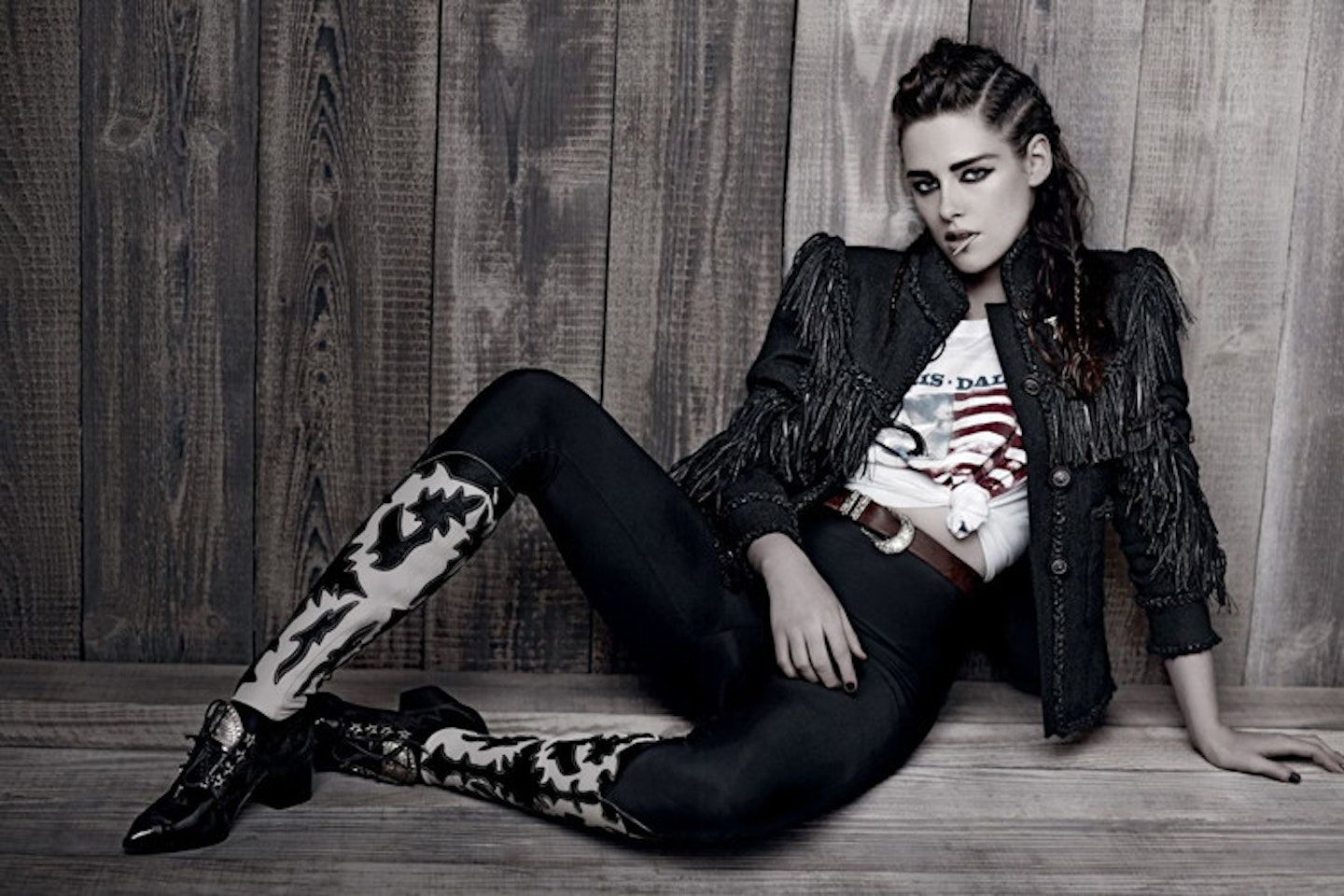 kristen-stewart-karl-lagerfield-photoshoot-for-chanel-paris-dallas-pre-fall-2014-campaign_5