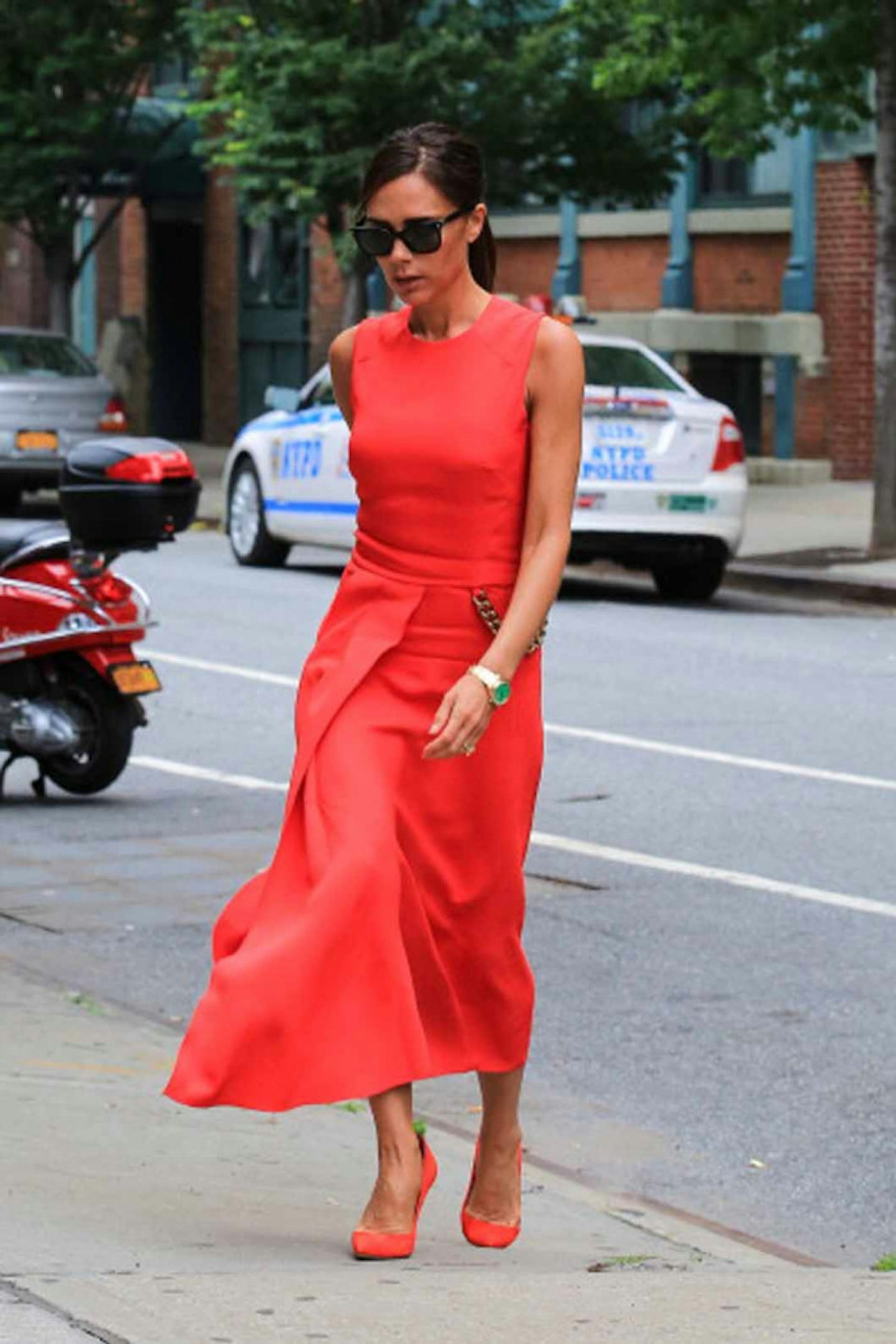 Victoria Beckham style chelsea gallery red dress