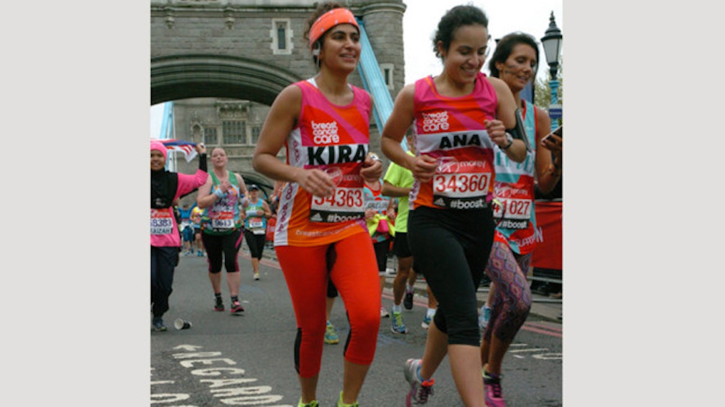 Woman 'free bleeds' her period during marathon