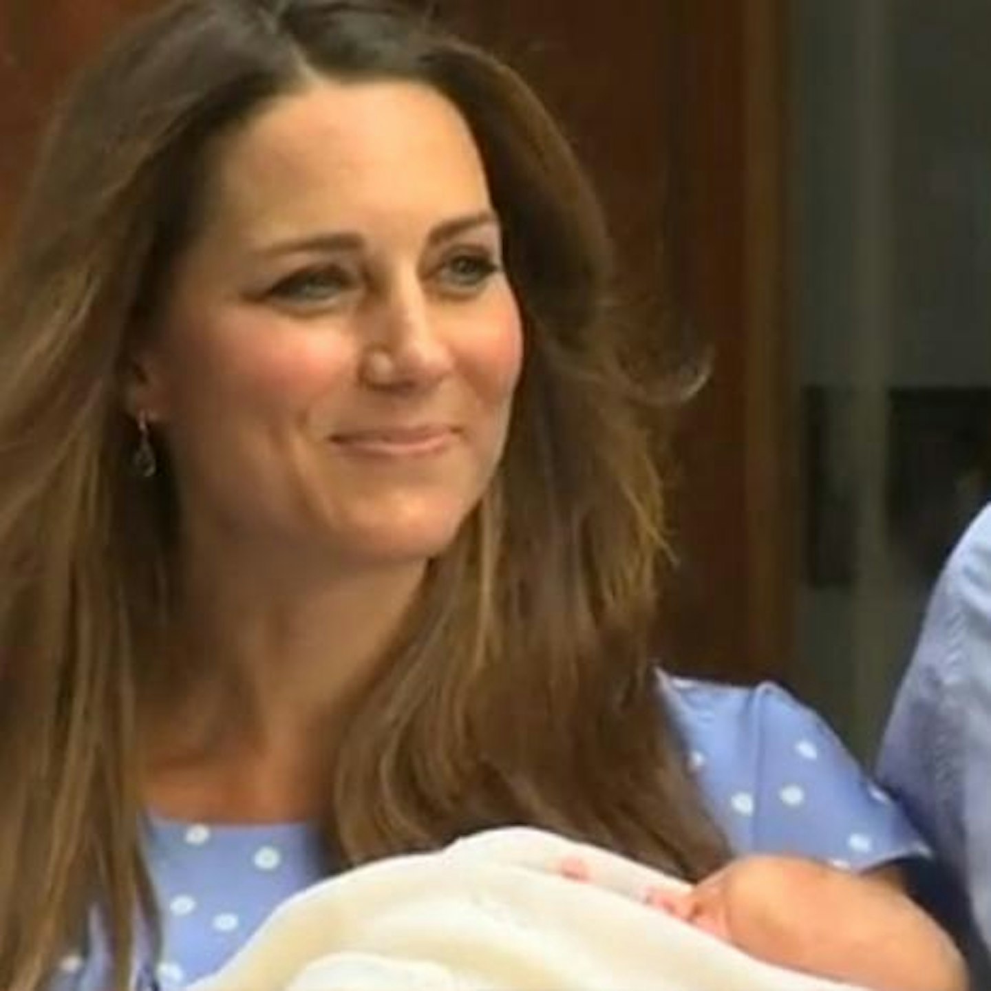 New mum Kate reportedly hopes to breastfeed baby son George