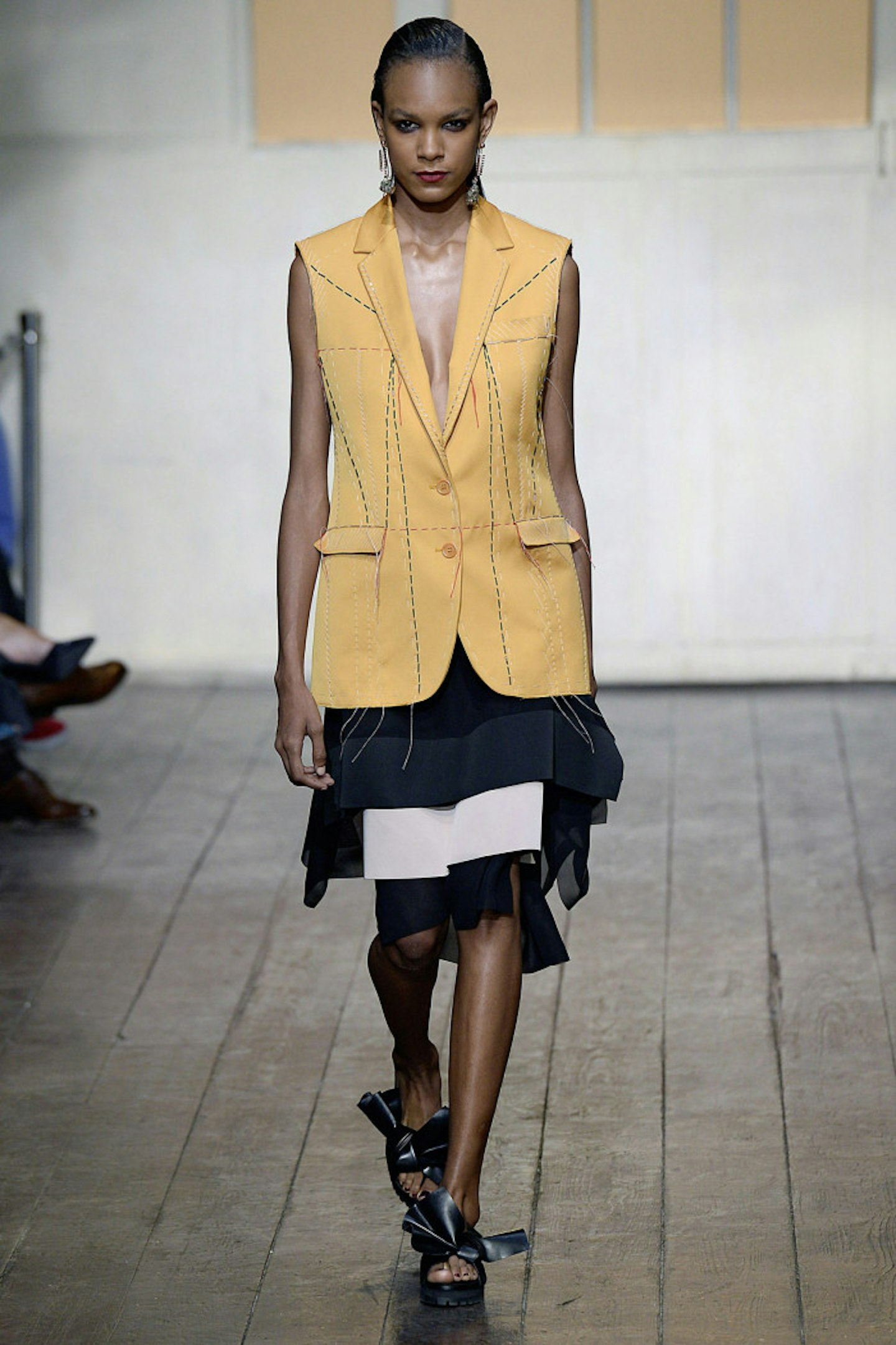 1. Rework a jacket as a top – The denim-jacket-as-top idea has been popular in street style circuits for some time, but now youu2019ll find blazers, utilities and bombers all enjoying a new lease of life.