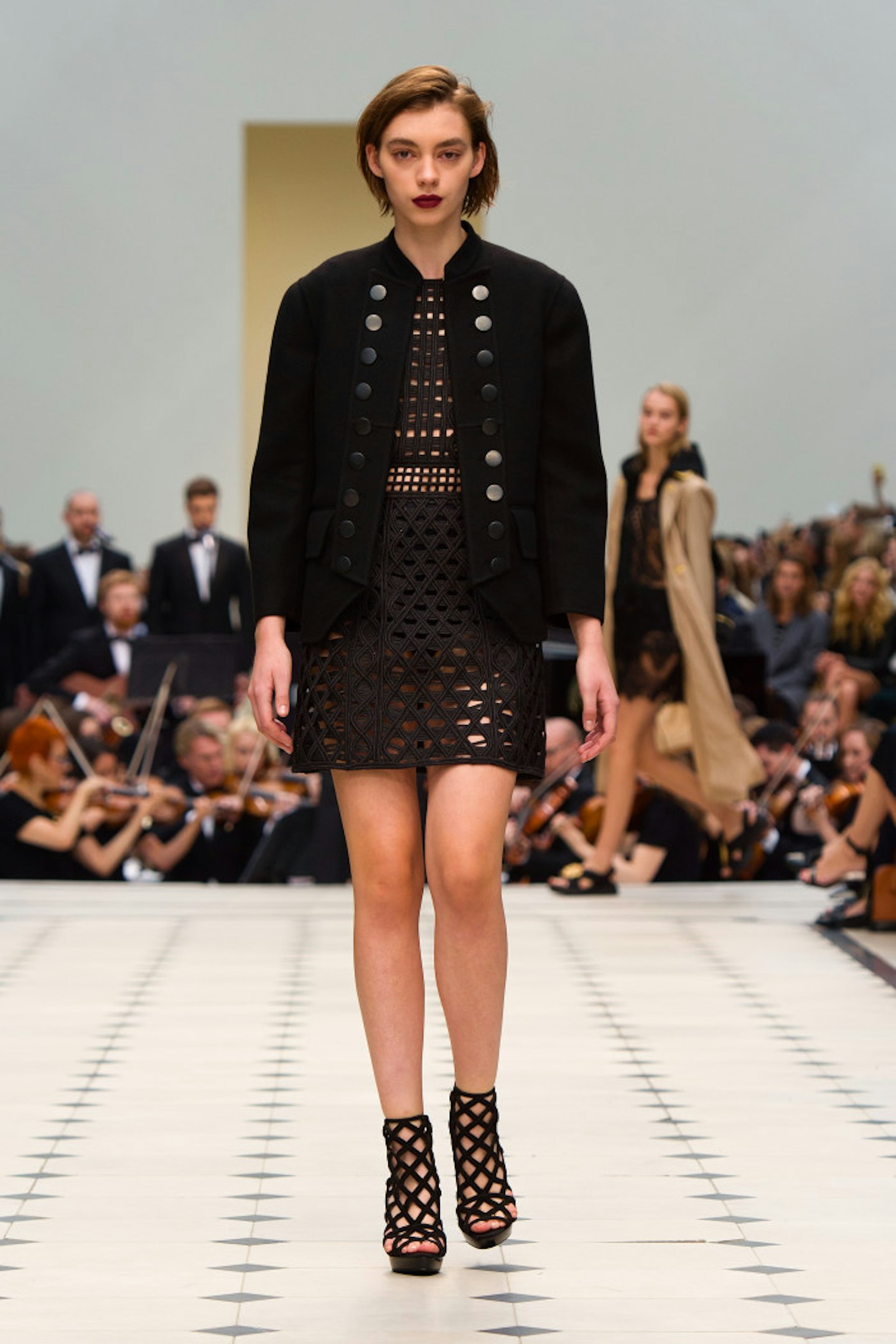 Burberry Womenswear S_S16 Collection - Look 3