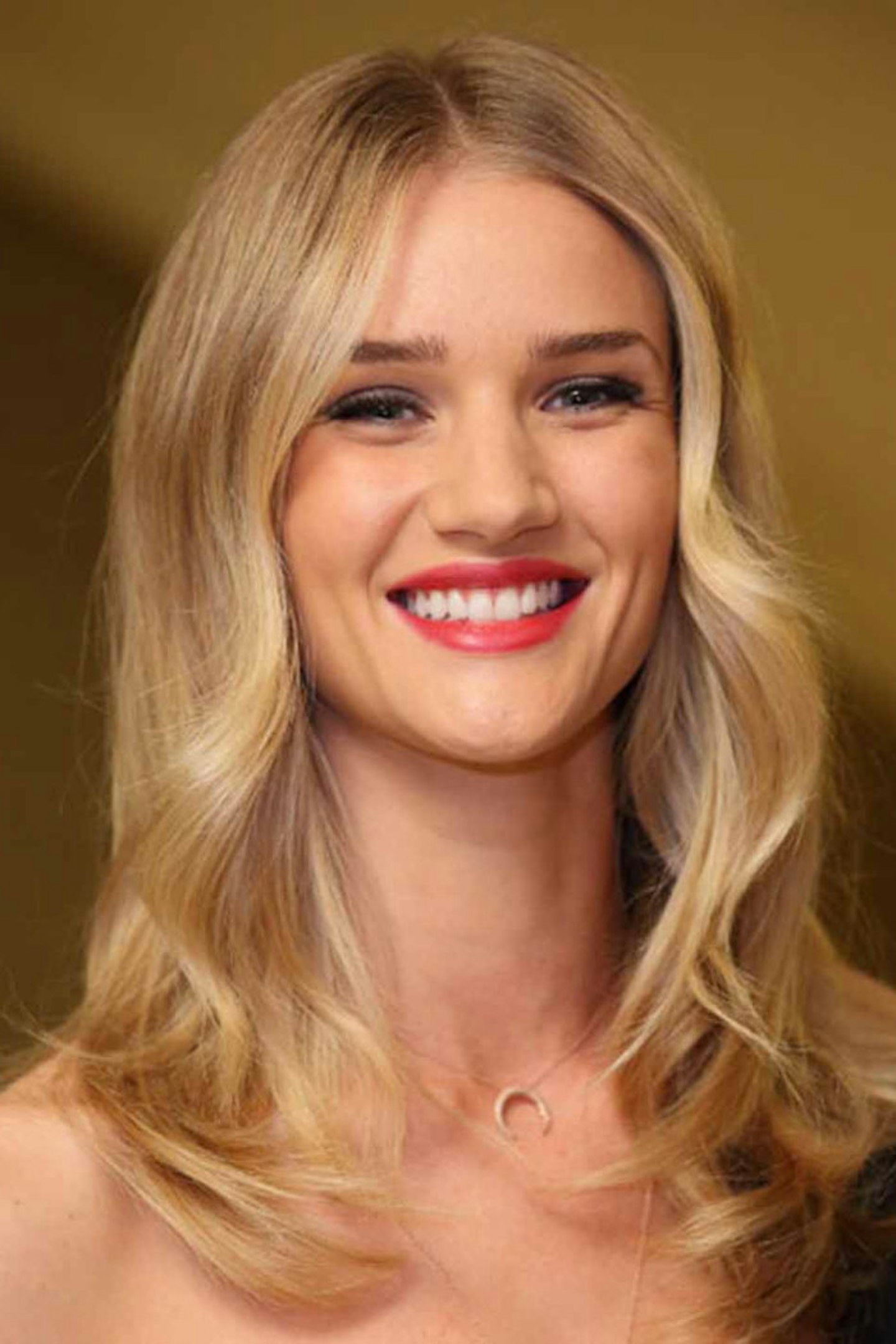 the many faces of rosie huntington whiteley 7
