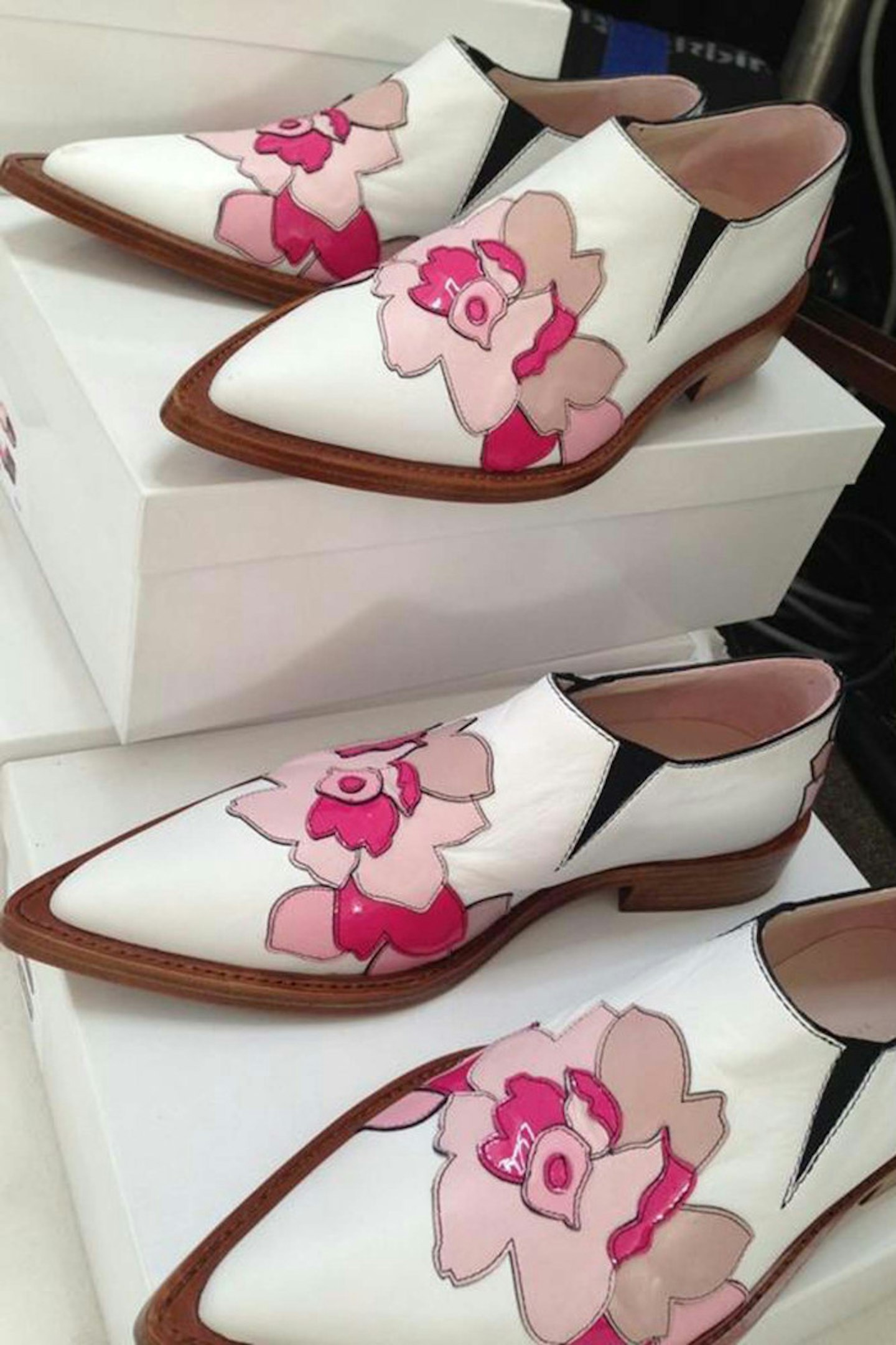 @victoriabeckham #VBSS15 show shoes