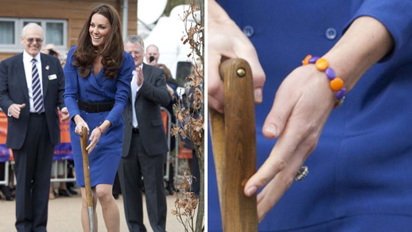 Kate-Middleton-Wears-Charity-Bracelet-Designed-By-Ed-Sheeran_s-Mum_