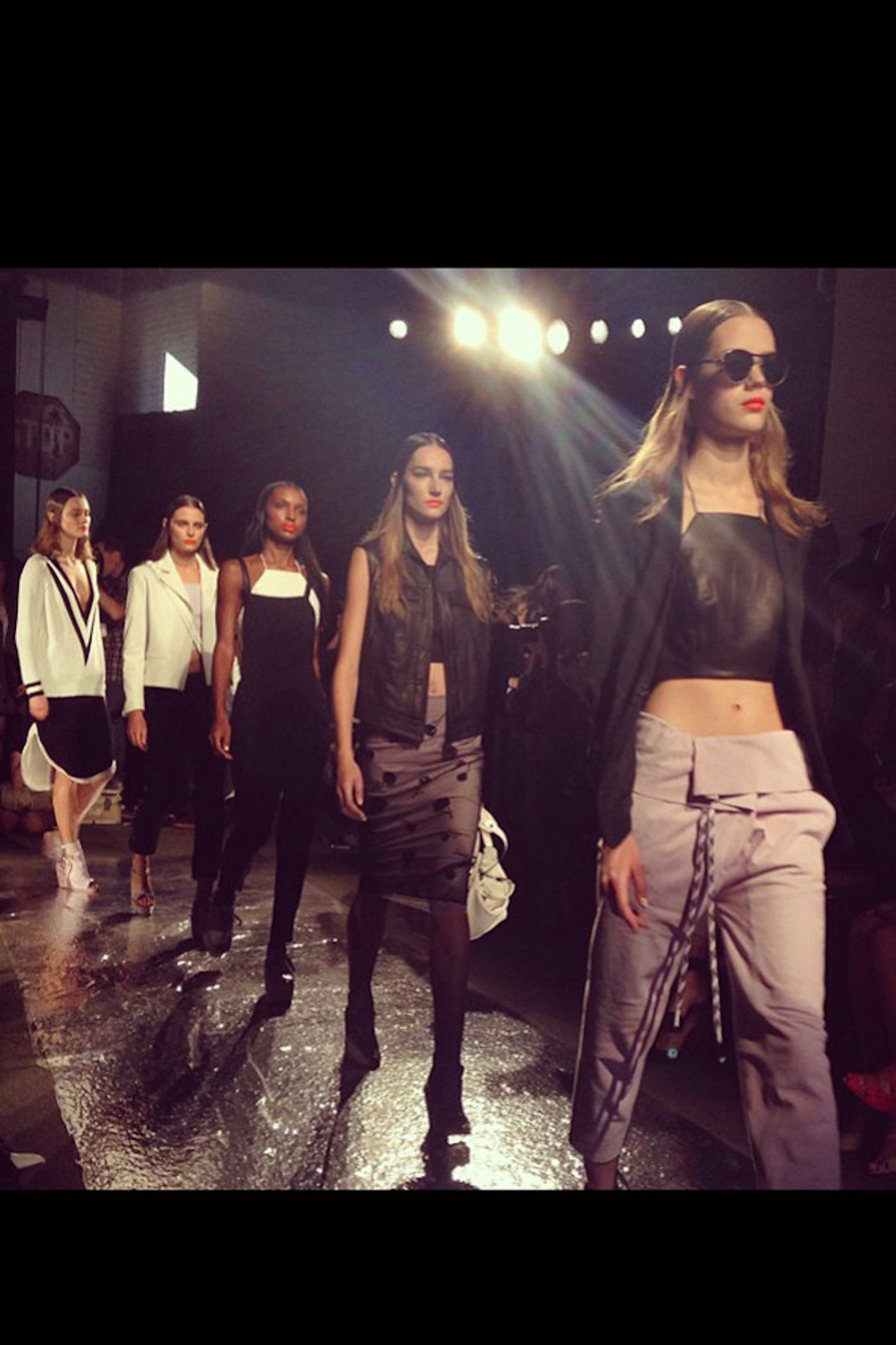 @rumineely: '90s vibe at @rag_bone