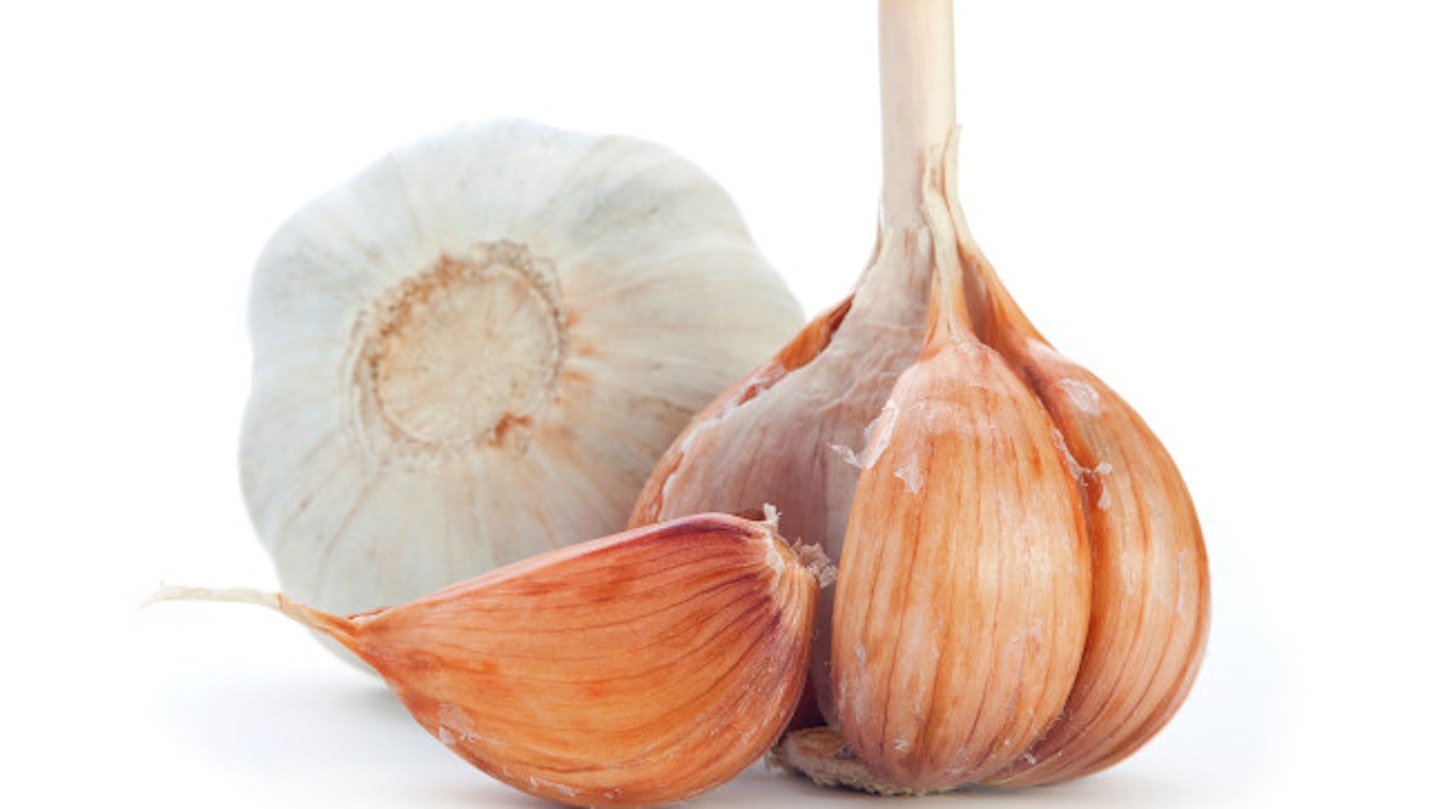 DO Include garlic in your diet. Itu2019s a powerful antioxidant, and acts as an anti-inflammatory in your gut.