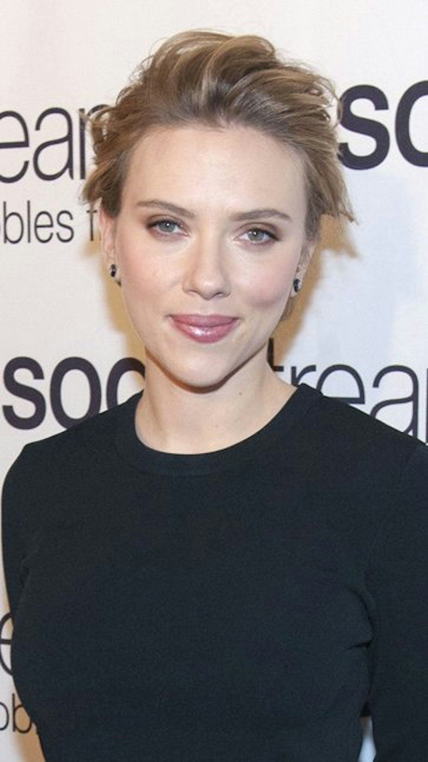 Scarlett has been engaged for 6 months