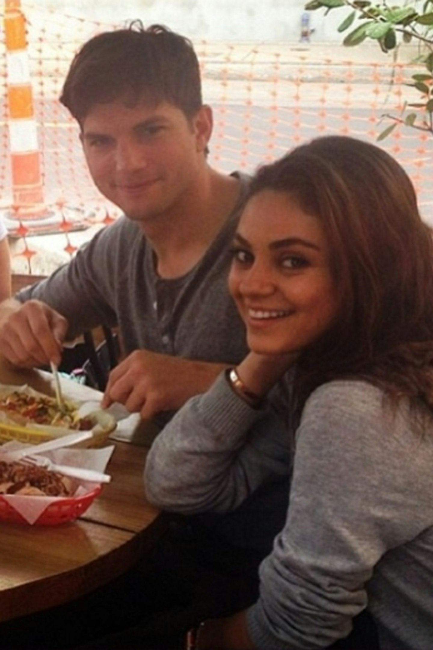 mila kunis ashton kutcher love story 13