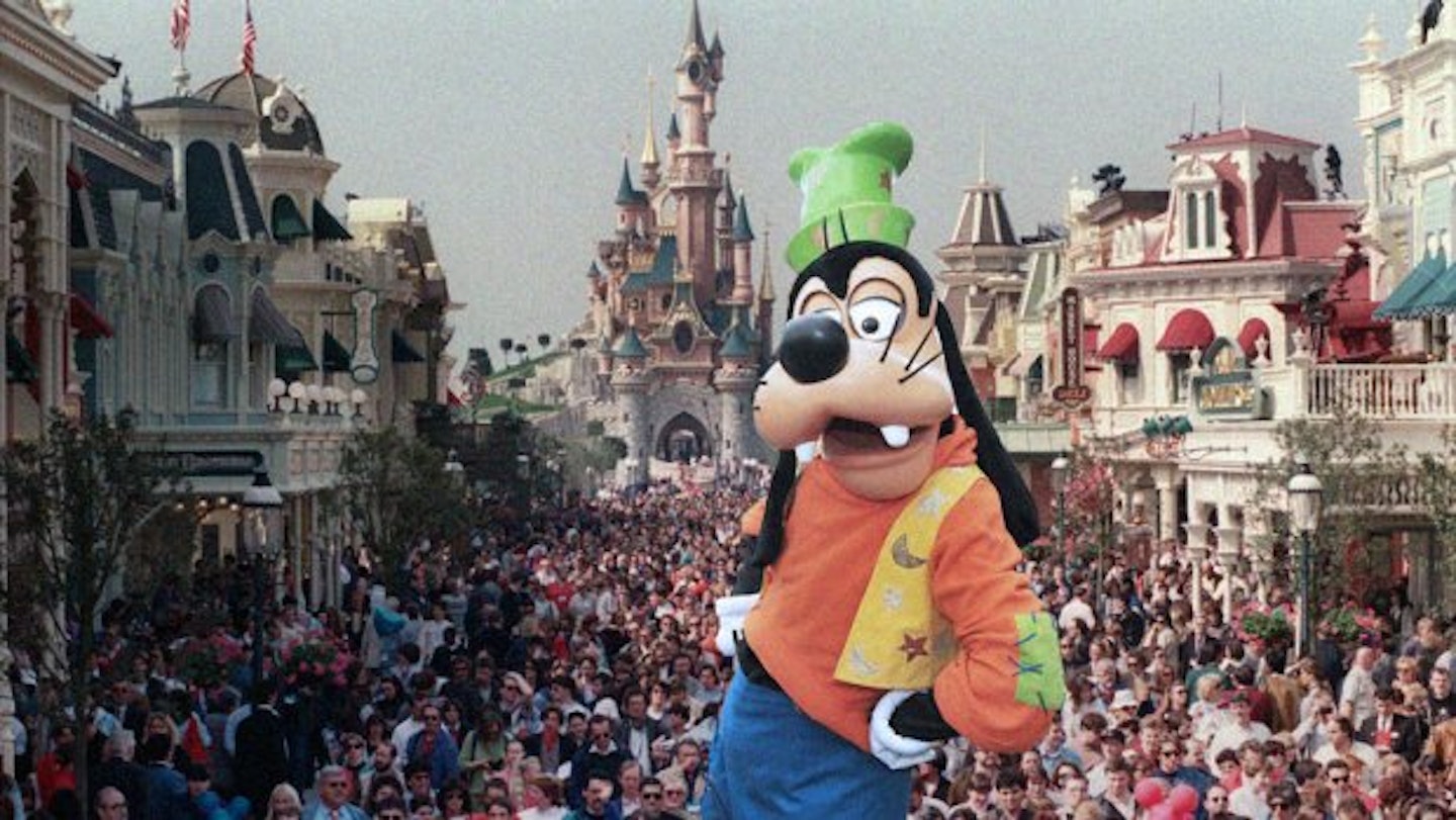 7 Slightly Unsettling Things We Learned About Disney World From A Former Goofy