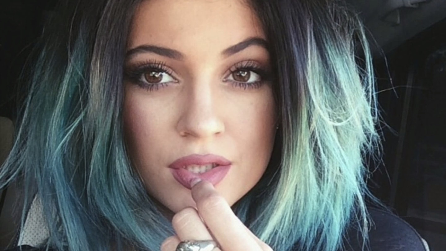 Hair-Tutorial-Kylie-Jenner.-Green-Blue-Hair-8