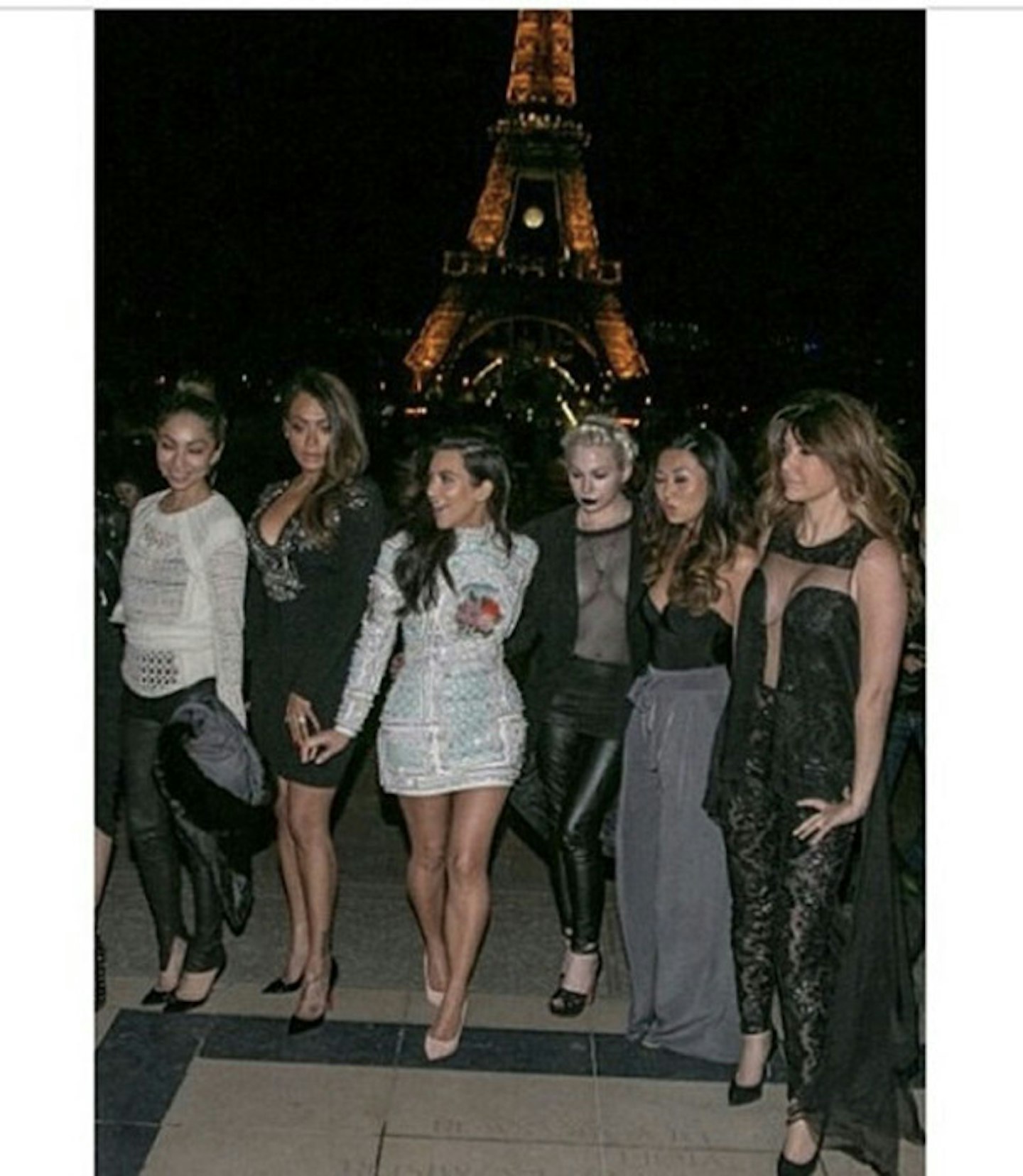 Kim-Kardashian-eiffel-tower-Paris