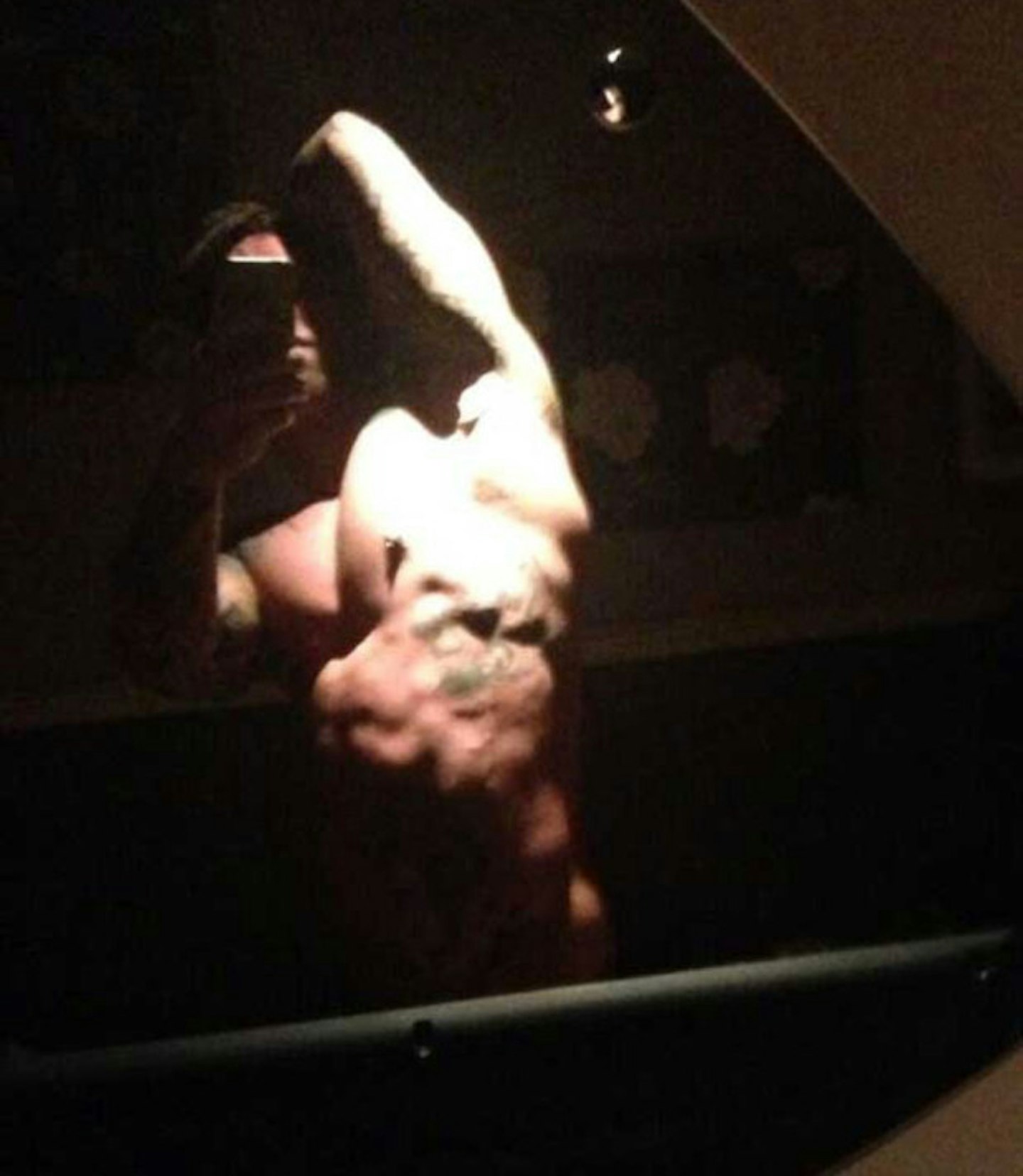 anthony-suminski-the-valleys-naked-selfie