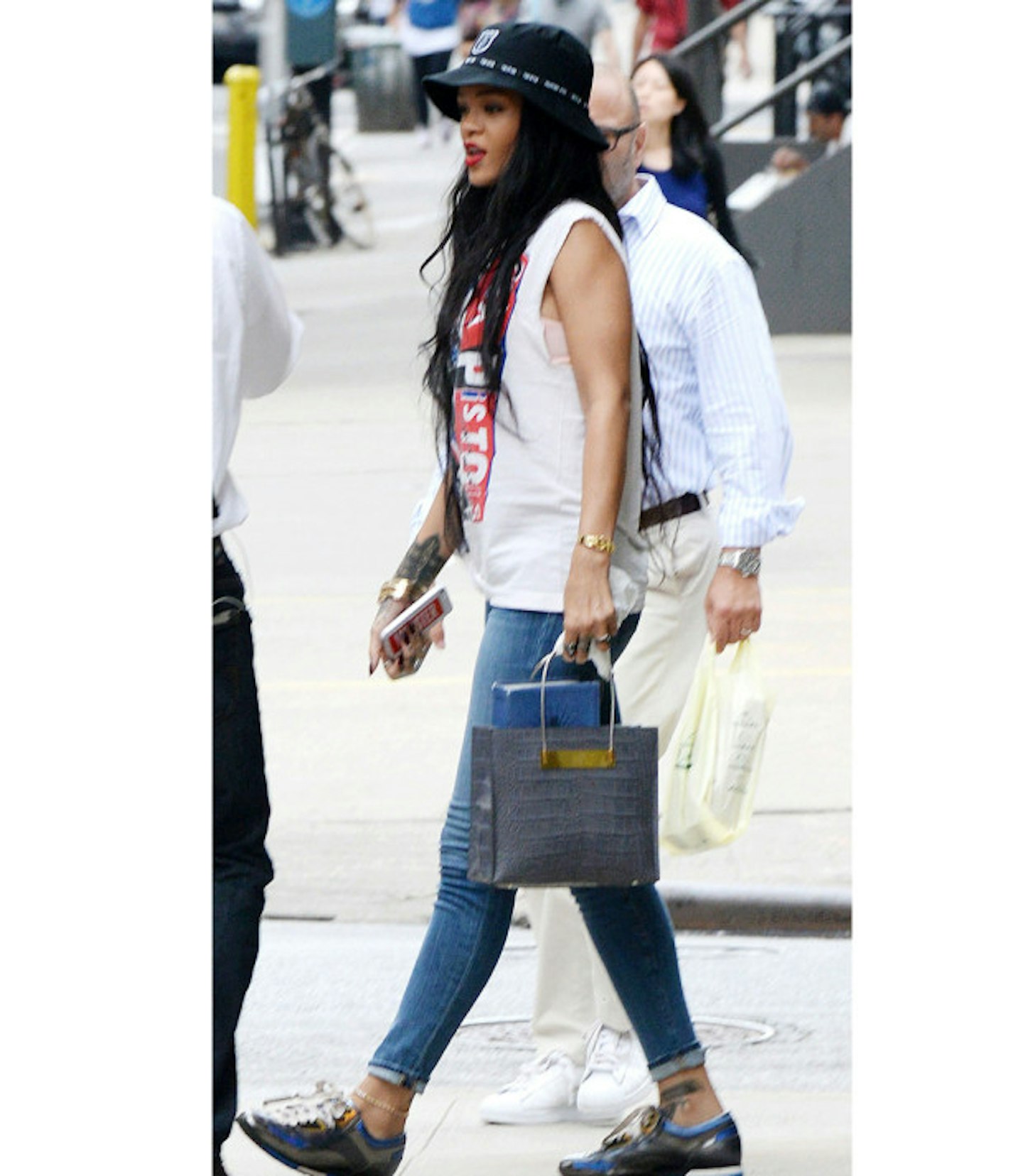 bucket-hats-rihanna-navy