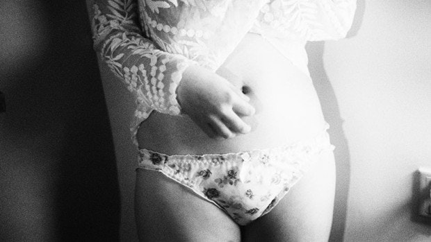 Photographer asks women to strip to their underwear to discuss period  shaming – Sane Seven