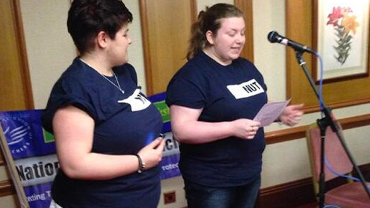 Katie posted this photo and cruelly poked fun at the speaker's size