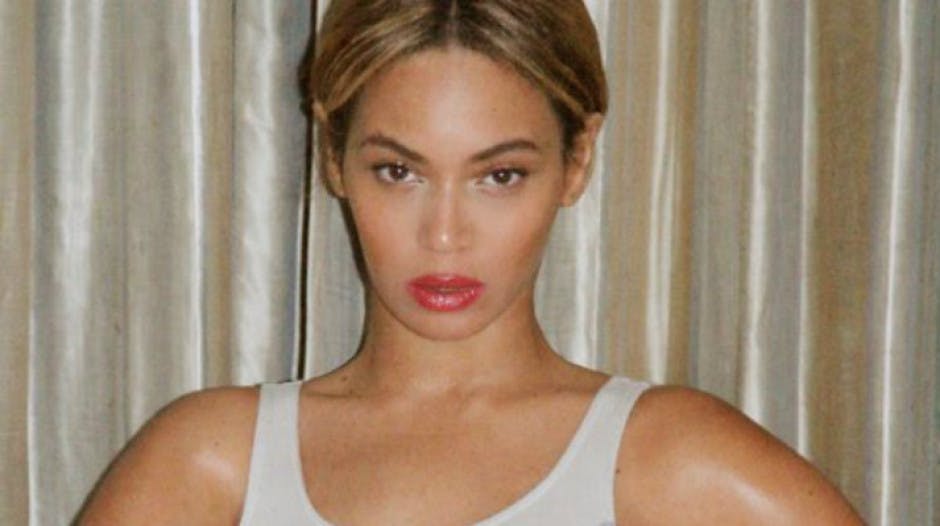 Has Beyoncé taken down the picture fans called fake? Selfie accused of ...