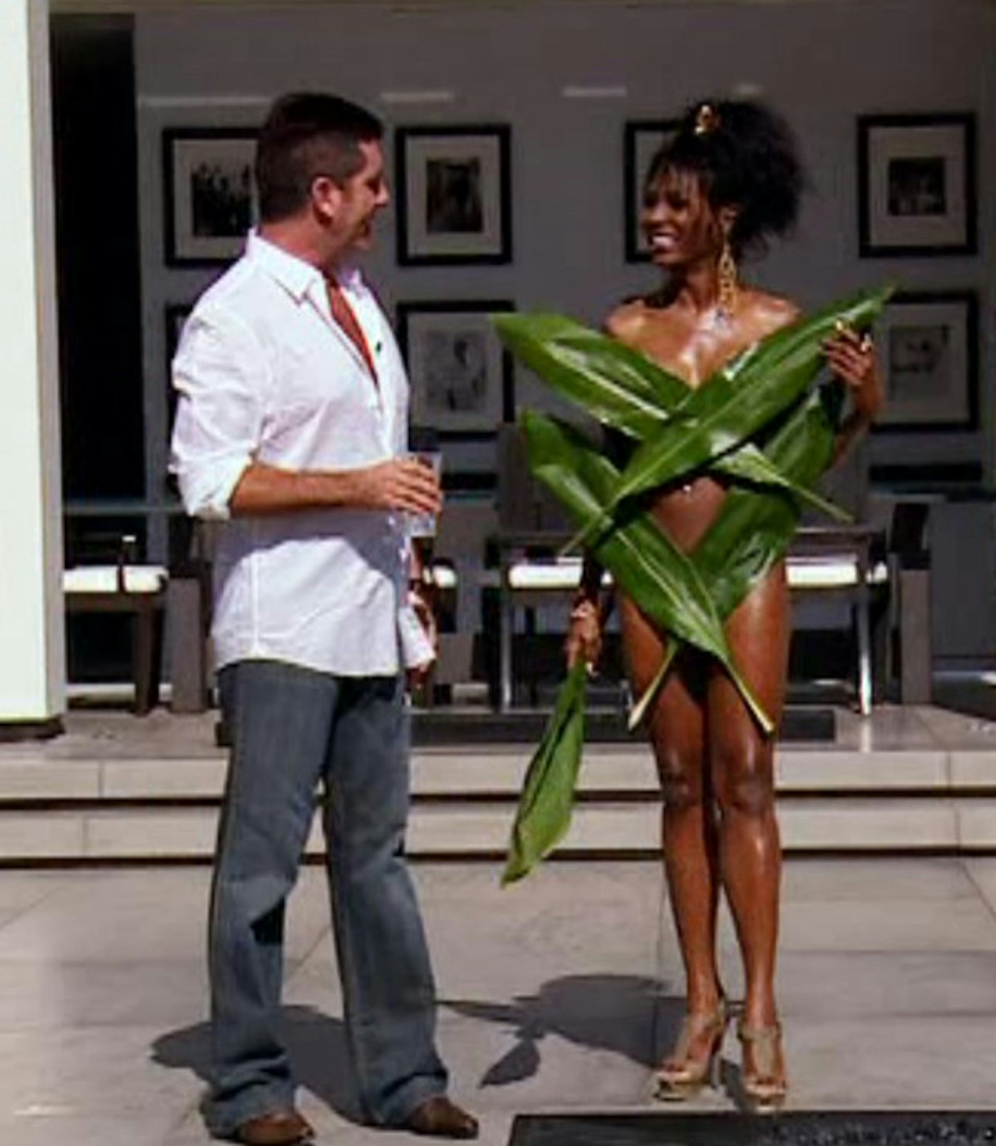 Sinitta does look rather good half dressed