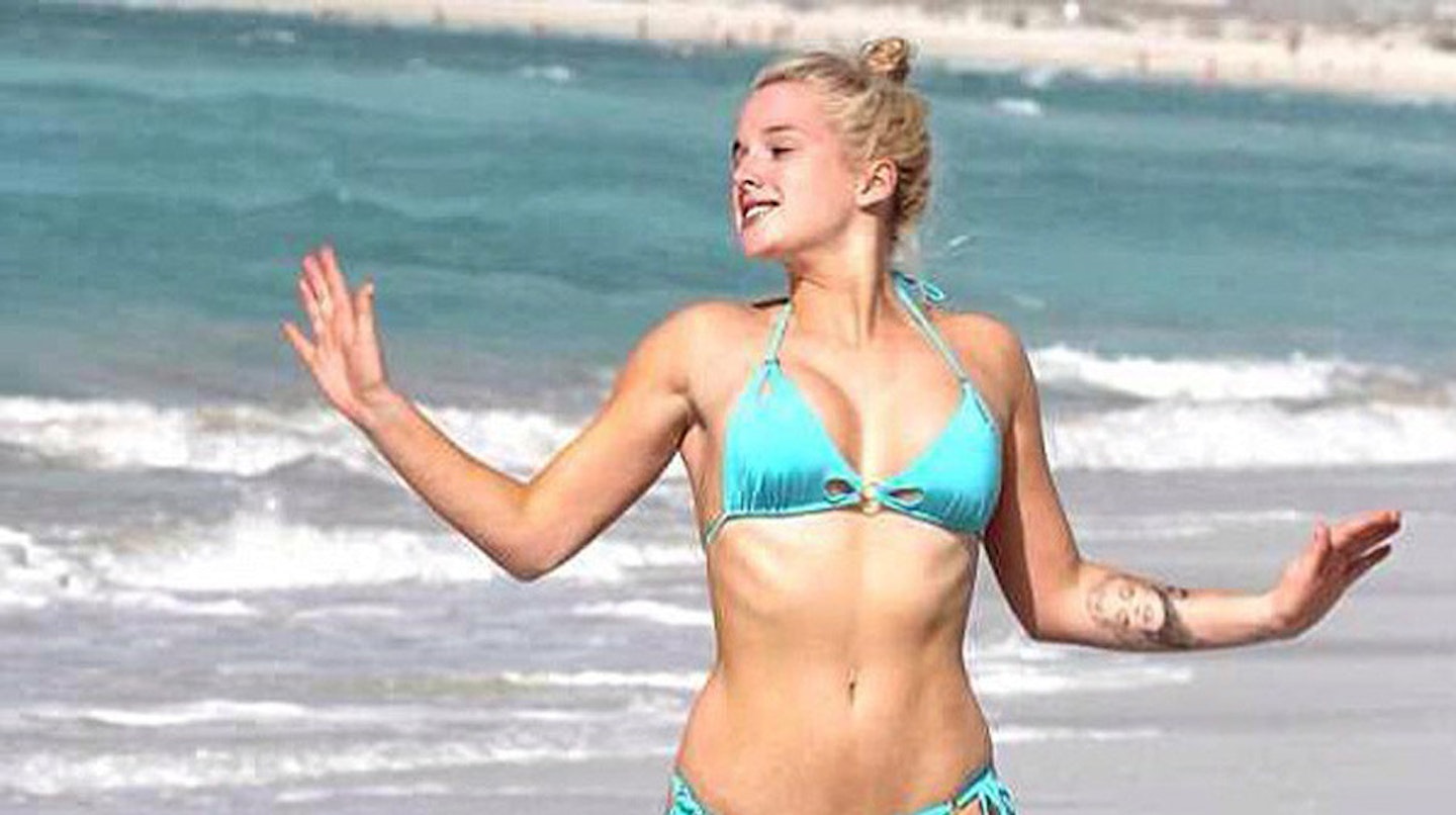 Helen-Flanagan-gallery-boobs-pictures-102
