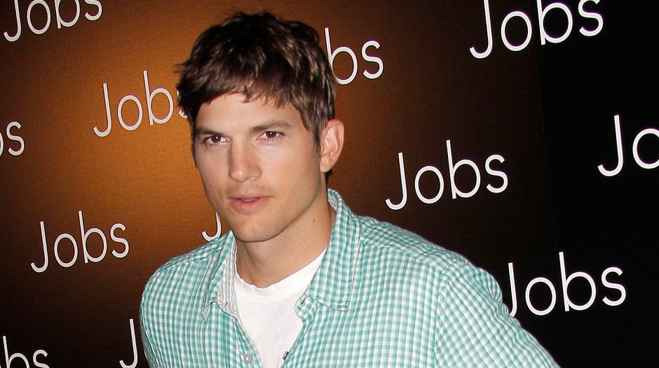 So cute! Ashton Kutcher remodels his Mum’s ENTIRE house as a surprise