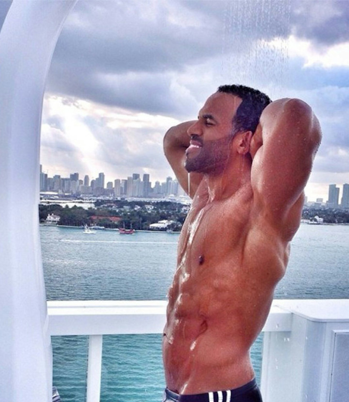 craig-david-naked-topless-shower-picture