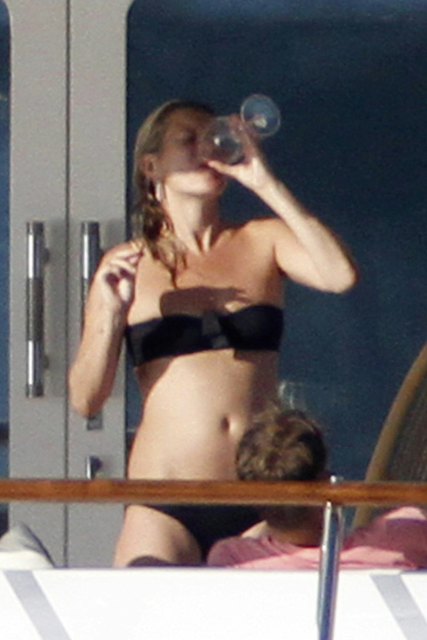 X17_KATE_MOSS_YACHT_105