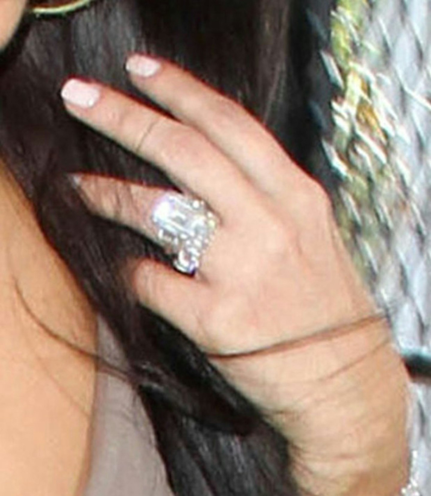 kim-kardashian-engagement-ring-5