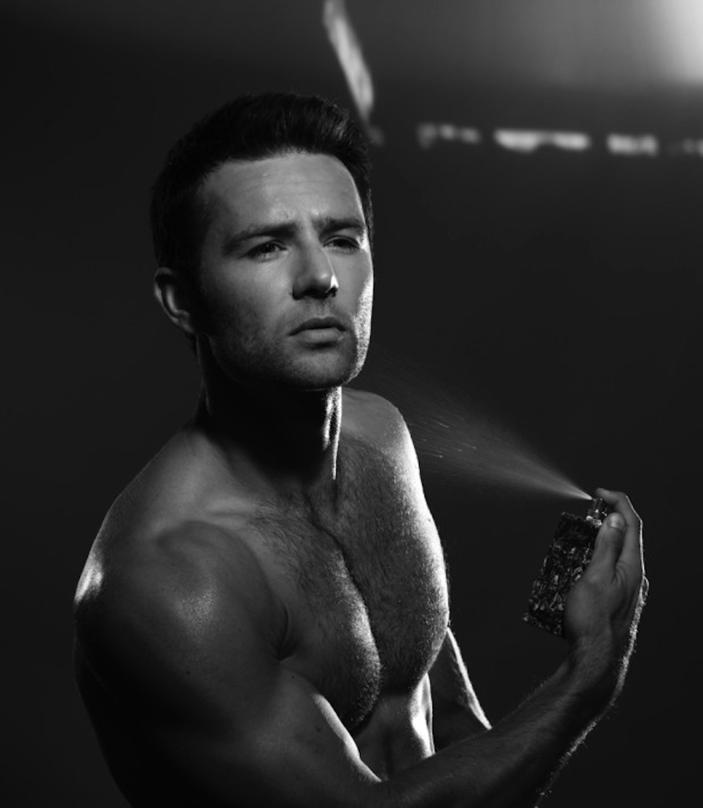 EMBARGOED UNTIL 07.10.15 00.01 Harry Judd teams up with NOW to launch Obleshion, Eau De Walker fragrance ahead of Season 6 of The Walking Dead (3)