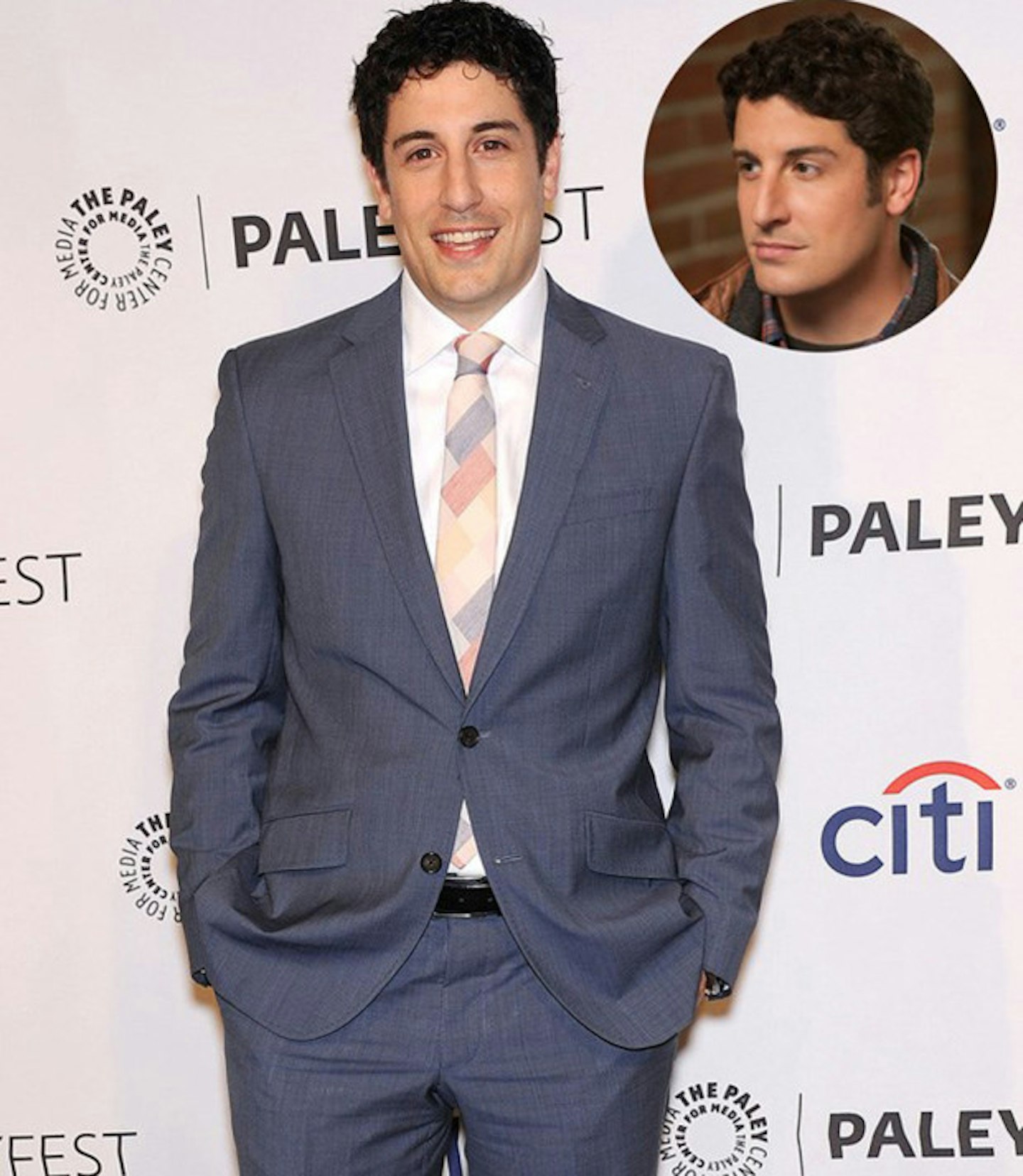 Larry Bloom played by Jason Biggs