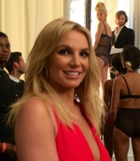 Britney Spears is now on Tinder! | Celebrity | Heat