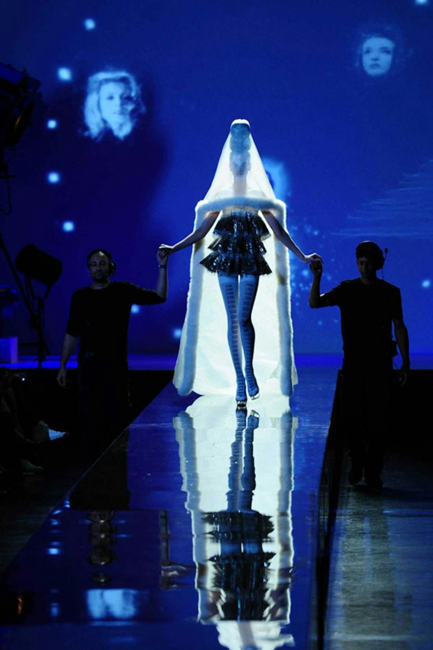 Like a being from outerspace, this model entered the 2009 runway in almost darkness.