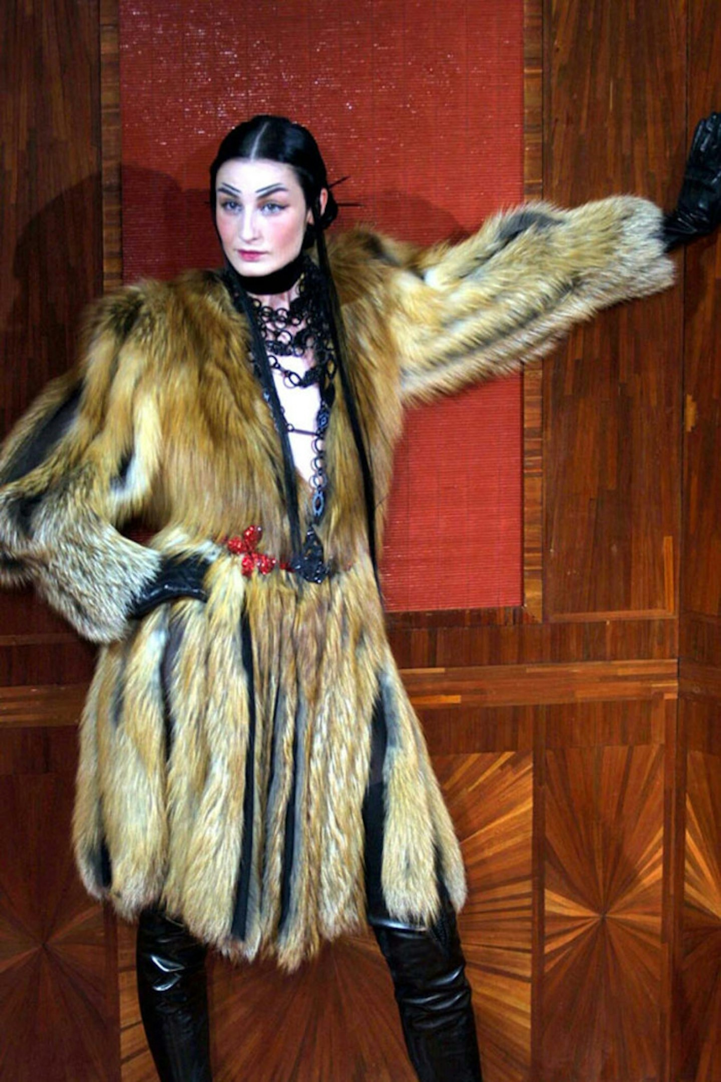 Erin O'Connor looking pretty major in 2001.