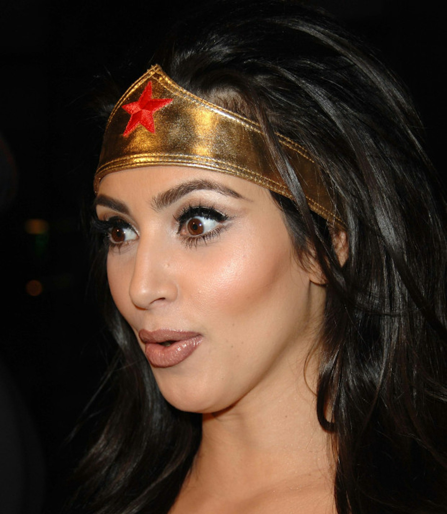 kim-kardashian-wonderwoman-boobs-face