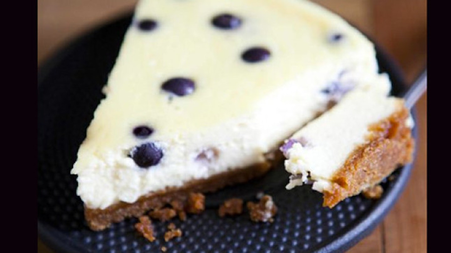 Light blueberry cheesecake