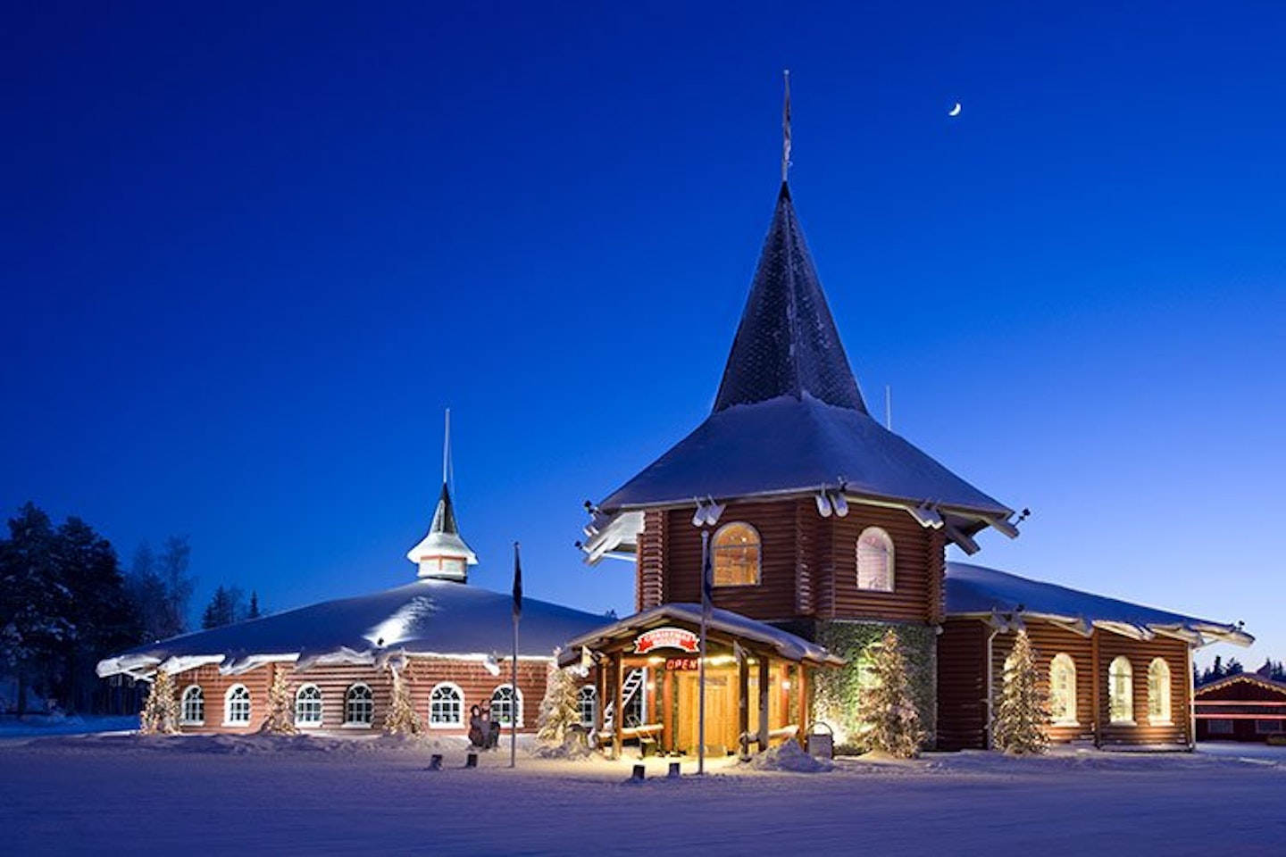 Santa-Claus-Holiday-Village