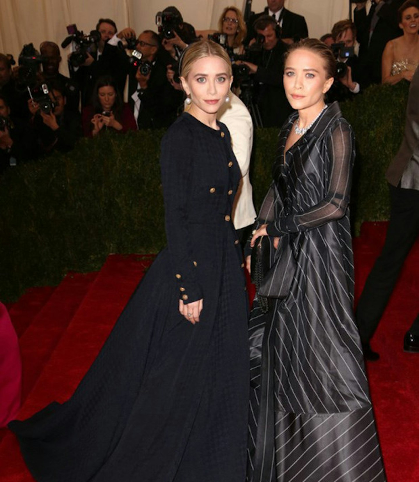 MARY_KATE_ASHLEY_OLSEN