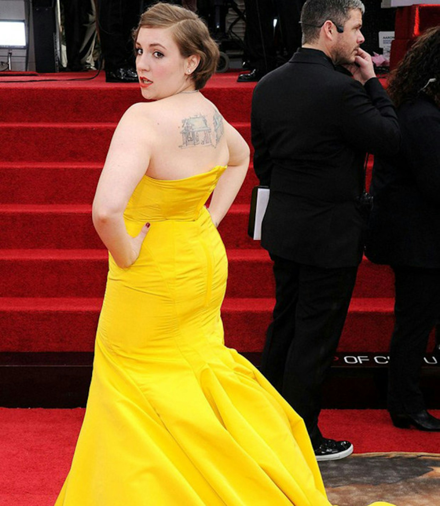 lena-dunham-tattoo-back-shoulders