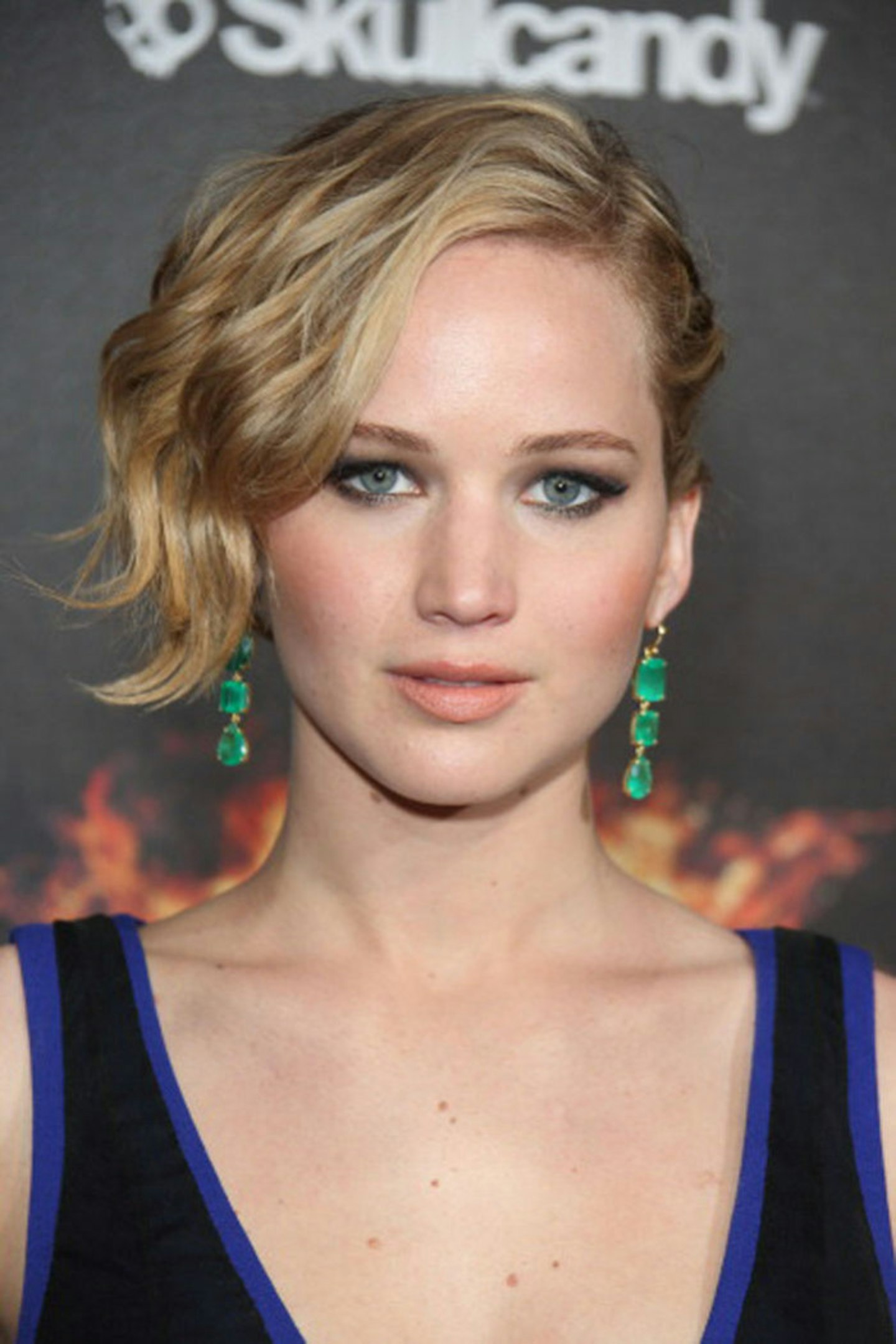 Wear your bob to one side like Jennifer Lawrence