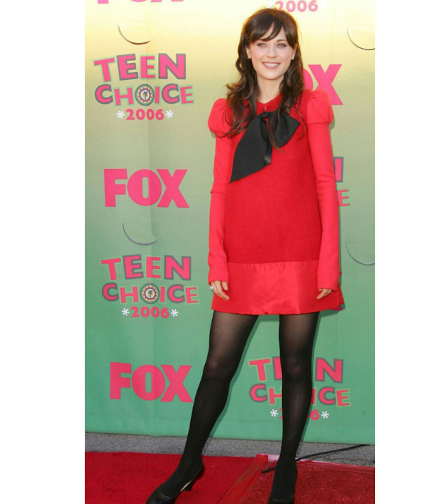 zooey-deschanel-before-stylist-red-dress-black-bow