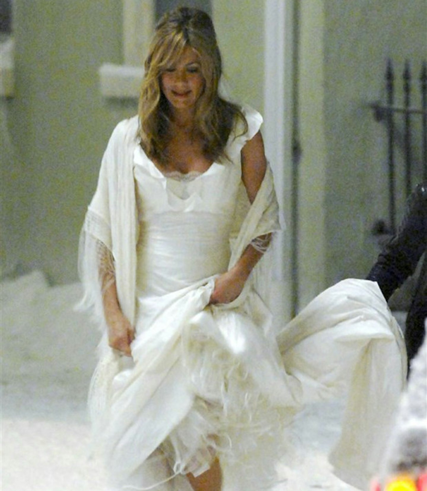jennifer aniston wedding dress