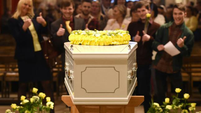A final thumbs up for Stephen Sutton: Thousands gather to pay their ...